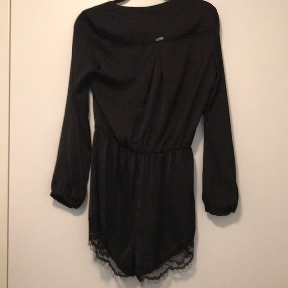 Guess Romper size small - Picture 5 of 8